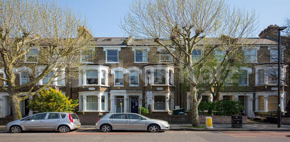 			INCULSIVE OF COUNCIL TAX & TV LICENSE, 3 Bedroom, 1 bath, 1 reception Flat			 Hanley Road *inc council tax and TV license*, FINSBURY PARK-STROUD GREEN